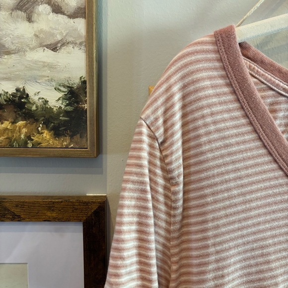 universal thread striped cotton fitted tee - Picture 3 of 6